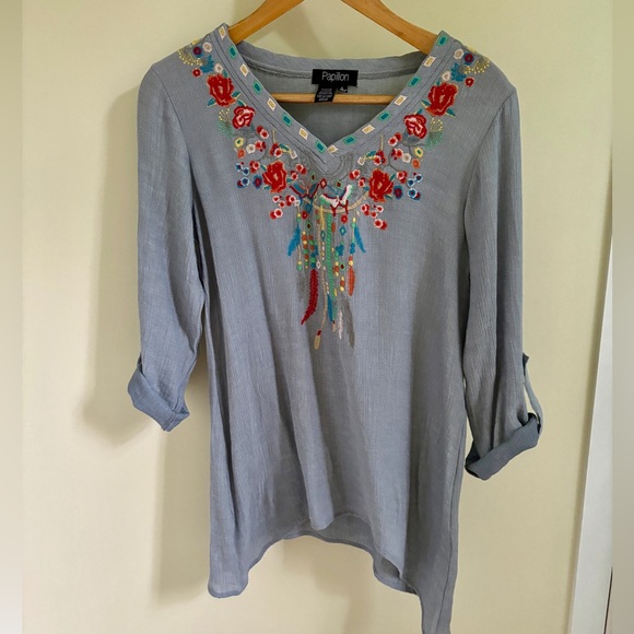Embroidered Papillion tunic or blouse top with rolled up sleeves - Picture 2 of 5